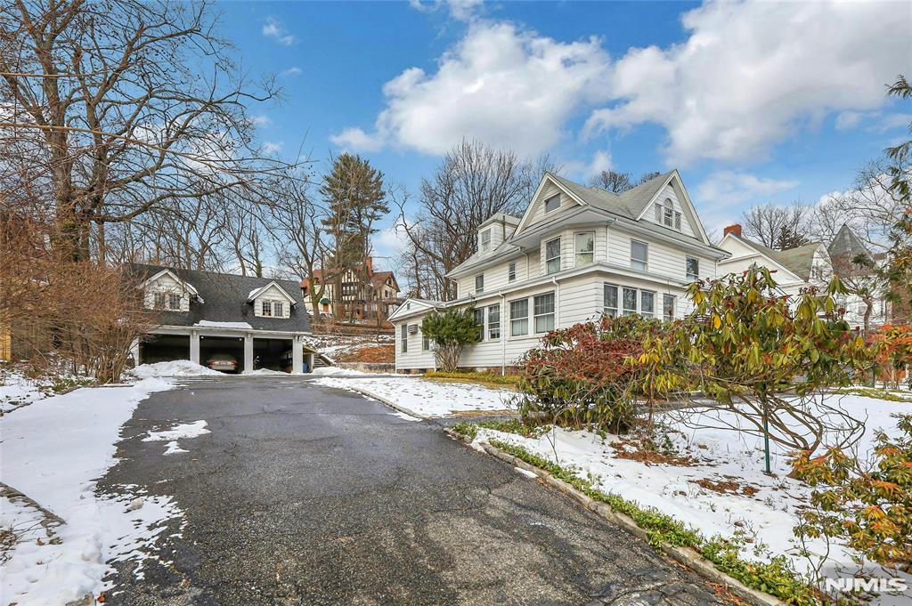 16 Mountain Avenue