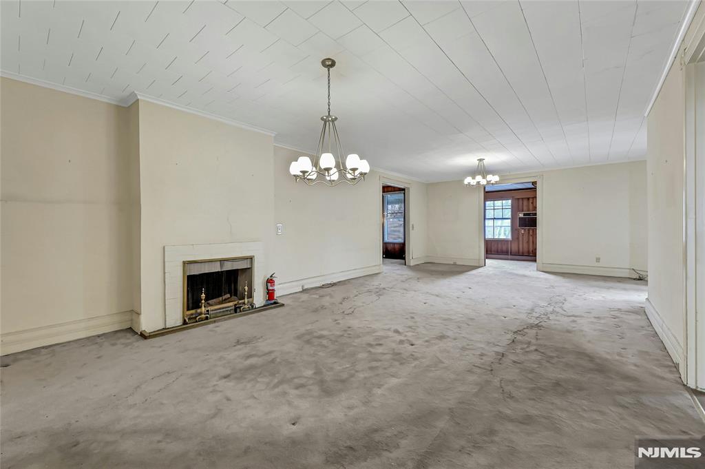 16 Mountain Avenue