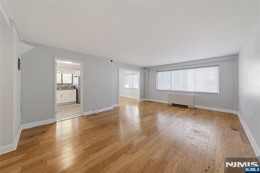 1375 River Road 2L
