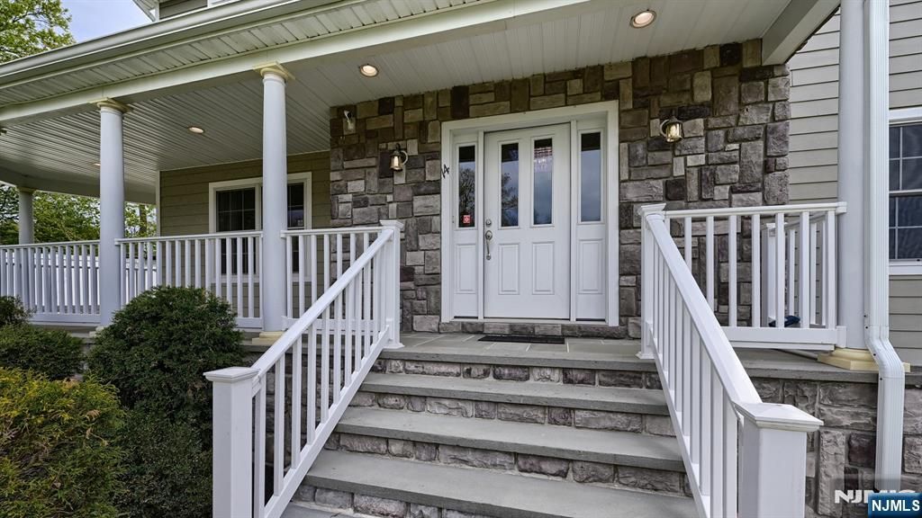 Photo of 14 Dehart Ct, Wayne, NJ 07470 (MLS # 26014112)