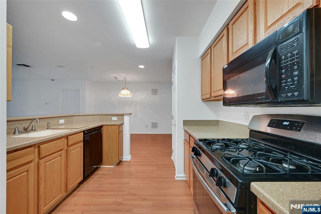 189 Forest Avenue 219