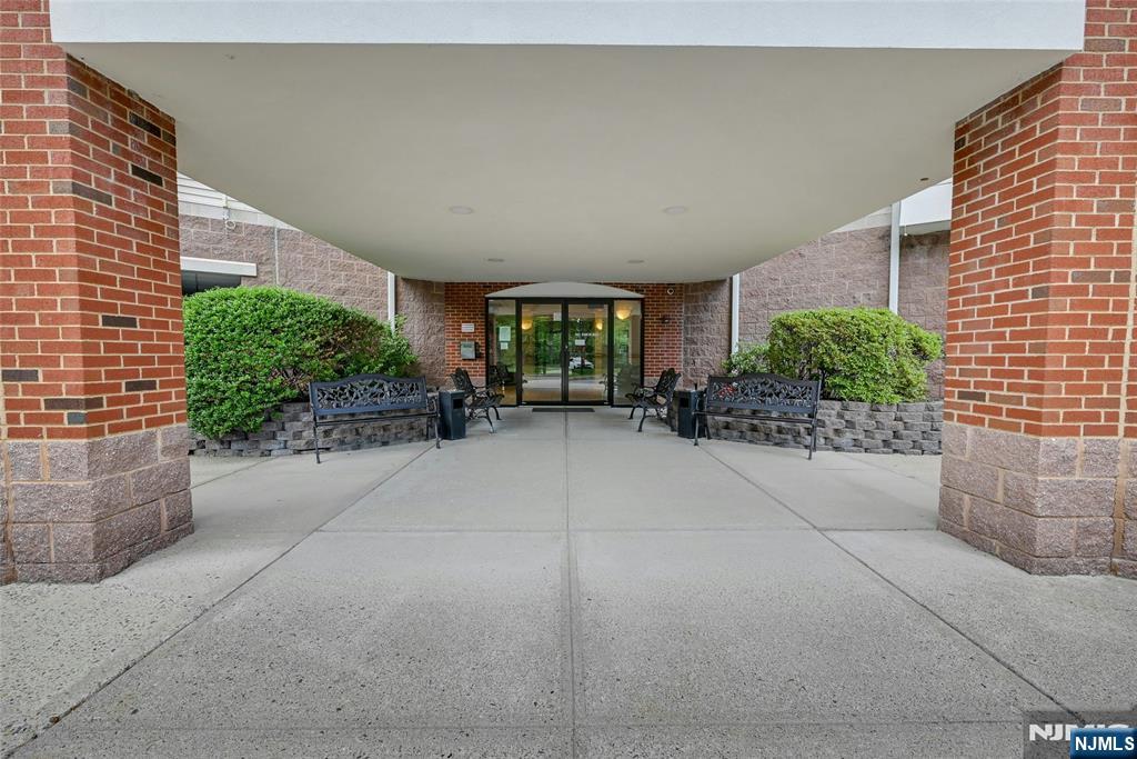 189 Forest Avenue 219