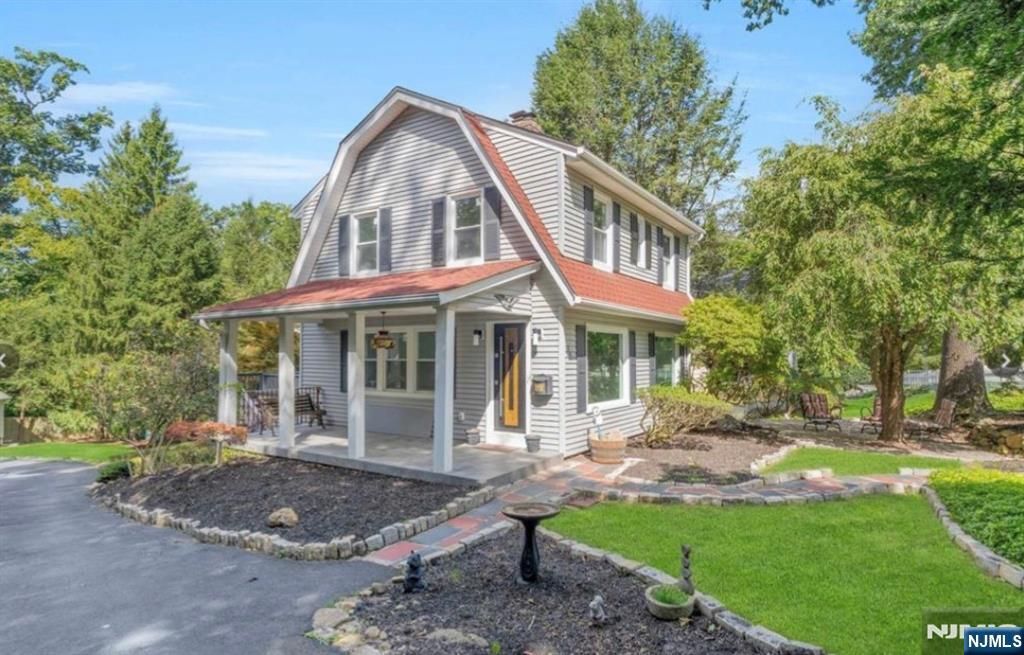 Photo of 34 Forest Avenue, Montvale, NJ 07645 (MLS # 26009384)