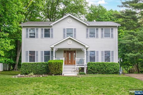 18 Mohawk Avenue Oakland NJ 07436