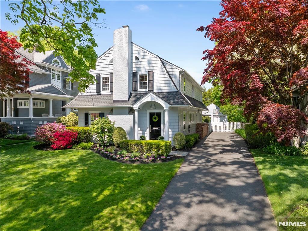 138 Melrose Place
