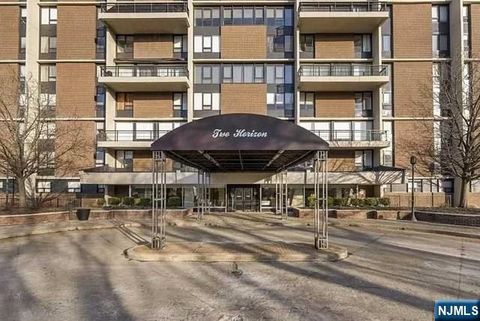 Photo of 2 Horizon Road #1423, Fort Lee, NJ 07024 (MLS # 25035233)
