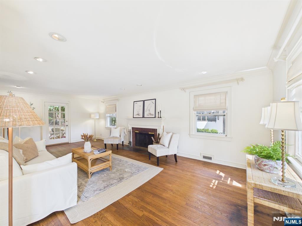 Homes for Sale in Northern NJ | ThisIsRiverEdge.com 318 Beechwood Road