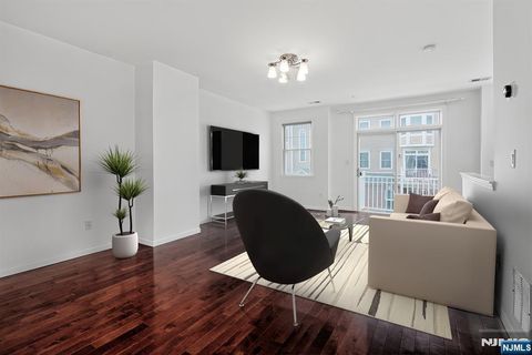 Photo of 326 Midland Ct, West New York, NJ 07093 (MLS # 26010377)