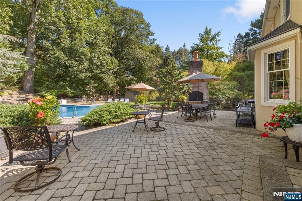 Photo of 192 White Avenue, Old Tappan, NJ 07675 (MLS # 25040164)