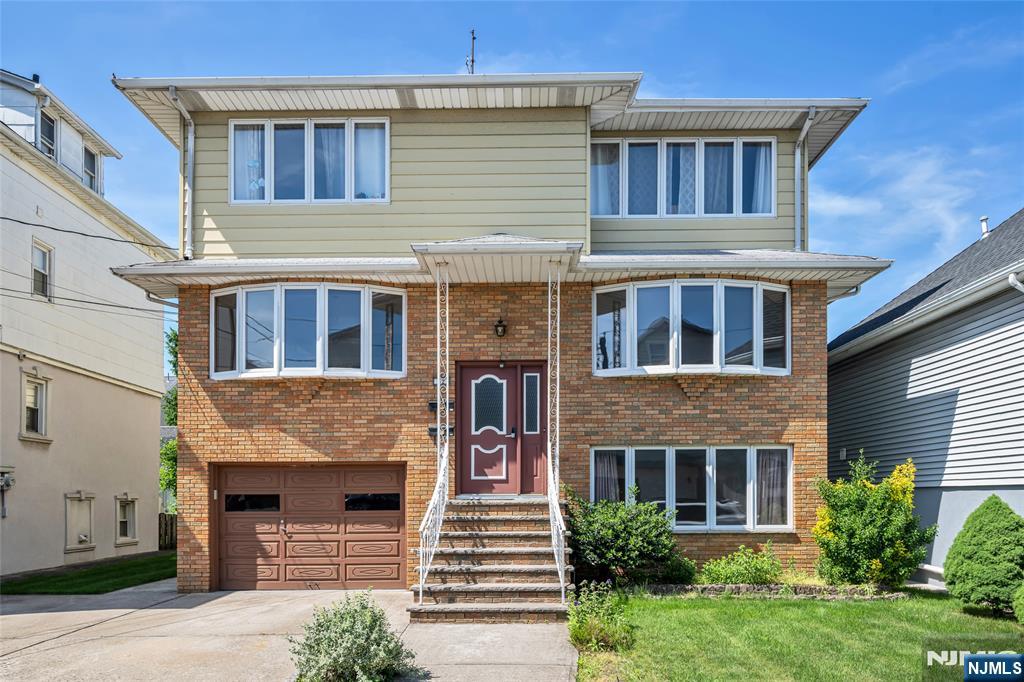 Rental Property at 32 Koster St, Wallington, New Jersey - Bedrooms: 4 
Bathrooms: 3 
Rooms: 9  - $3,800 MO.