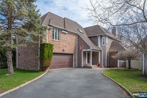 Photo of 35 Turnberry Road, Little Falls, NJ 07424 (MLS # 26019352)