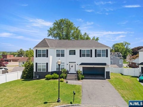 Photo of 28 Lamb Ct, Norwood, NJ 07648 (MLS # 26035815)