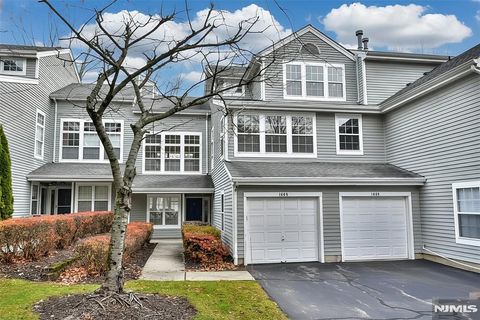 Photo of 1499 Cornwall Road, Mahwah, NJ 07430 (MLS # 25042084)