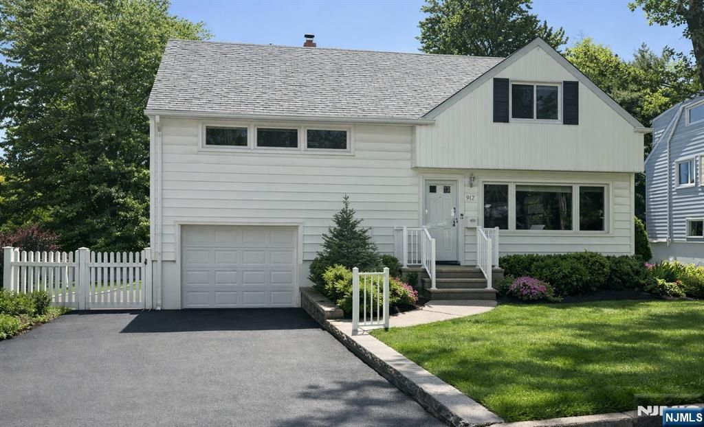 Photo of 917 E Lawn Drive, Teaneck, NJ 07666 (MLS # 26017074)
