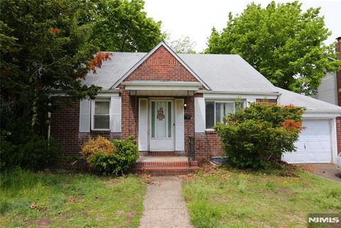 Photo of 69 Taggart Way, Saddle Brook, NJ 07663 (MLS # 26015039)
