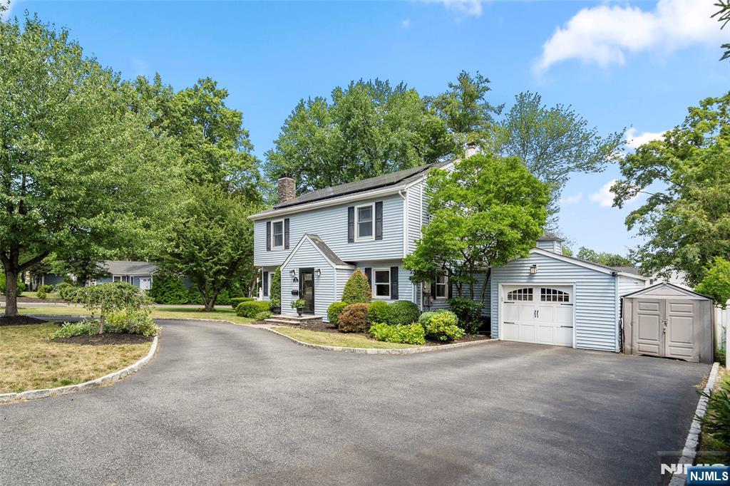 99 W Ridgewood Avenue