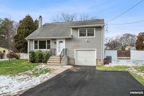 Photo of 827 Limecrest Road, Andover Township, NJ 07860 (MLS # 25043091)