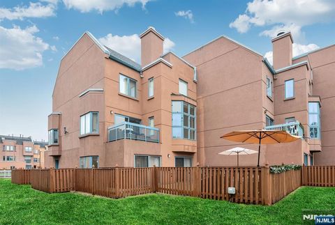 317 Williams Court 317 Edgewater NJ 07020