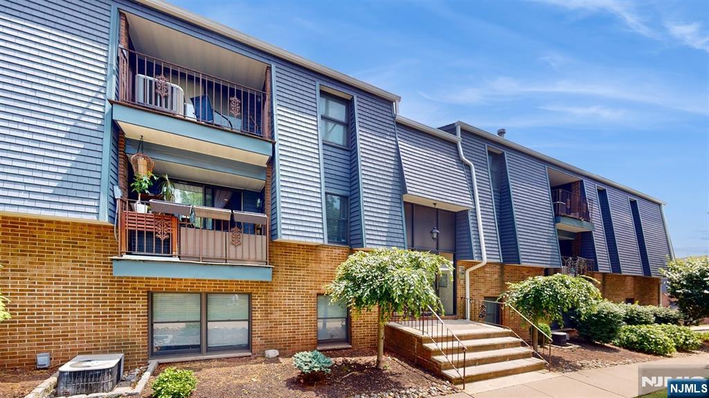 700 Schuyler Ave D36, Kearny, New Jersey - 2 Bedrooms  
1 Bathrooms  
4 Rooms - 