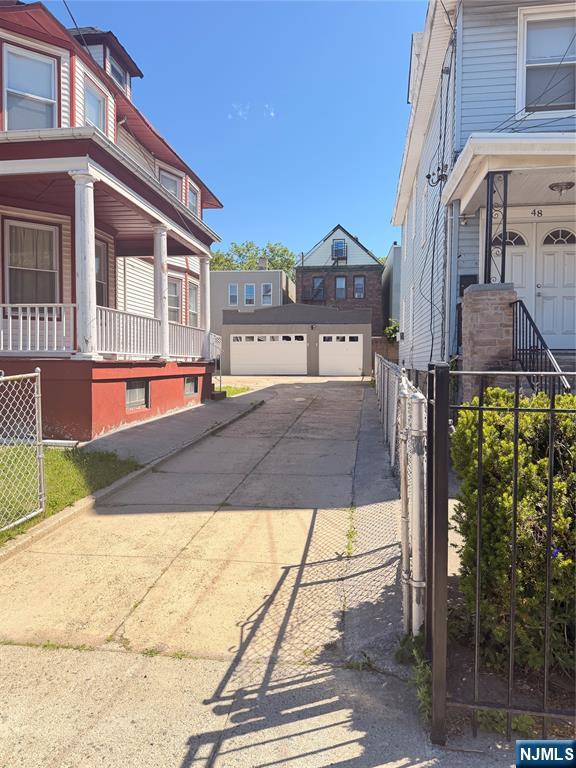 52 Warner Avenue