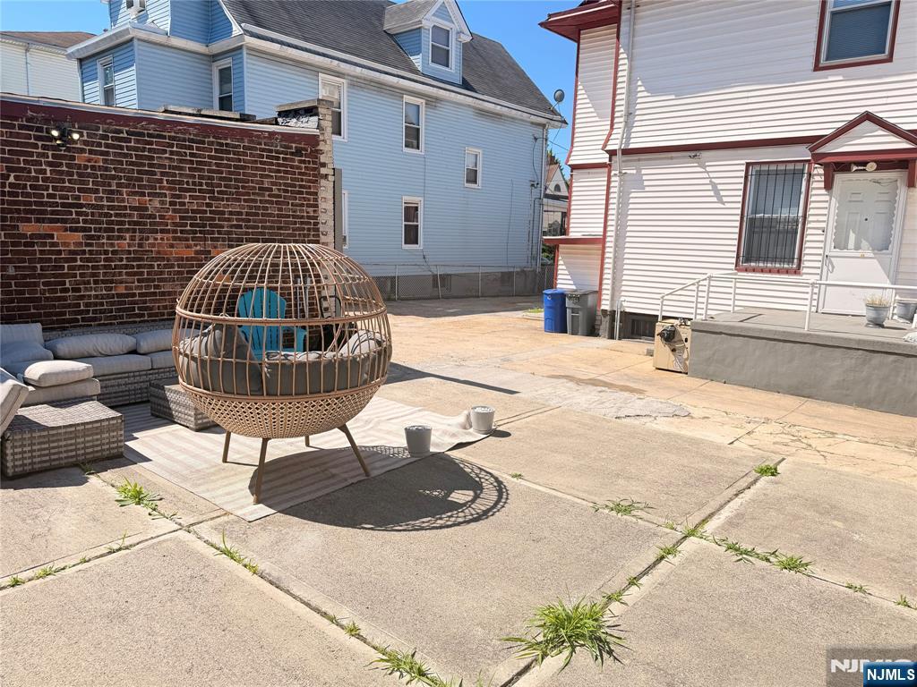 52 Warner Avenue