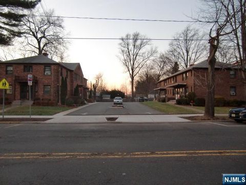 Photo of 482 Broad Ave #2, Leonia, NJ 07605 (MLS # 25035787) Photo of 482 Broad Ave #2, Leonia, NJ 07605 (MLS # 25035787)