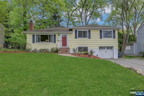 Photo of 235 Nottingham Road, Ramsey, NJ 07446 (MLS # 26017284)
