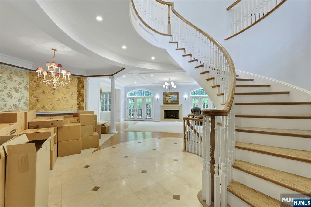 414 Bellaire Drive