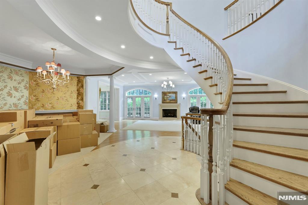 414 Bellaire Drive