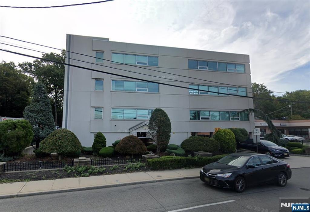 725 Grand Avenue 304