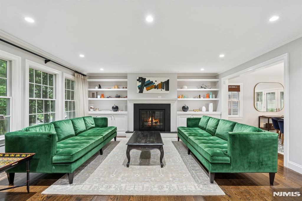 2 Valley Place