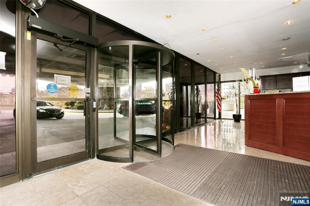200 Winston Drive 2116