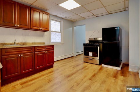 Photo of 5 Salter Pl, Bloomfield, NJ 07003 (MLS # 26031958)