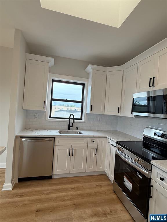 584 Anderson Avenue C005C