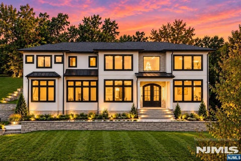 Photo of 6 Cliffside Drive, Livingston, NJ 07039 (MLS # 26038477)
