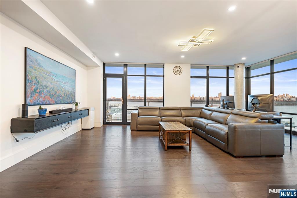8701 Churchill Road 1401