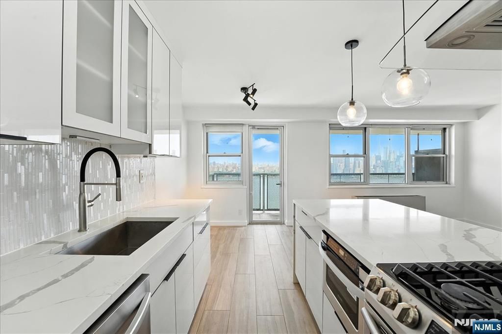 Photo of 6600 JFK Blvd E #15B, West New York, NJ 07093 (MLS # 25028867)