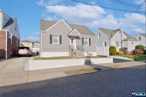 Photo of 207 Lafayette Avenue, Lyndhurst, NJ 07071 (MLS # 26000374)