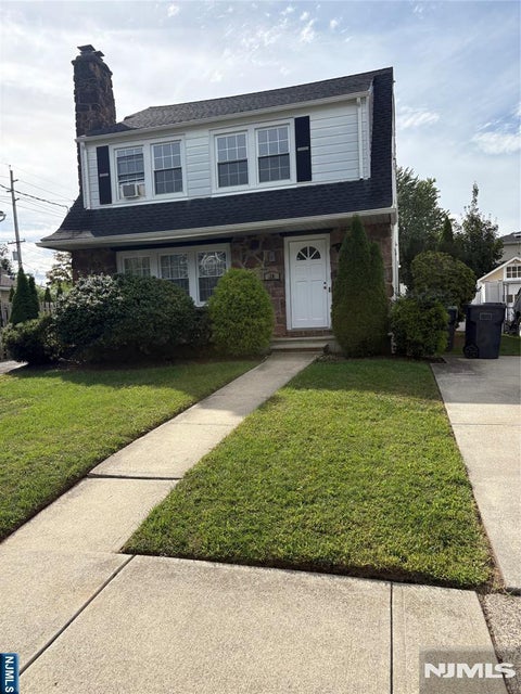 Photo of 10 Carlisle St, Bergenfield, NJ 07621 (MLS # 26036695)