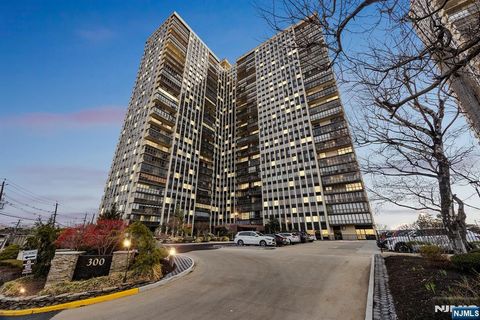 300 Winston Drive Unit 2020, Cliffside Park, NJ 07010 - MLS#: 25008608