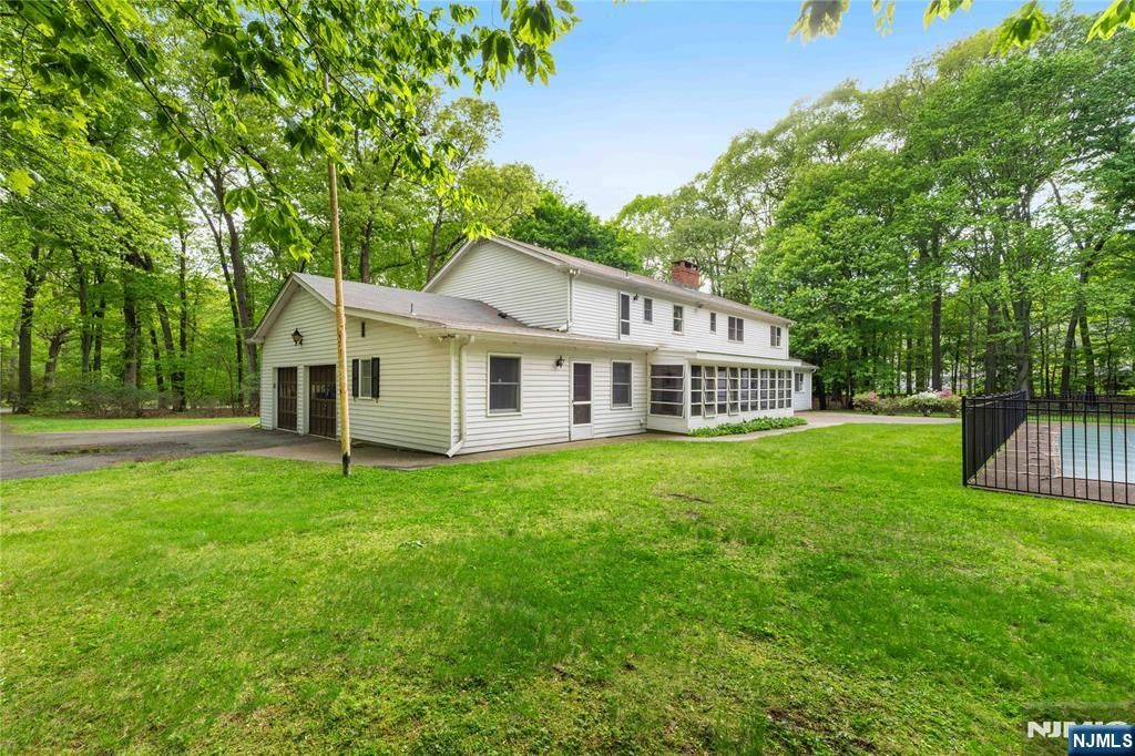 Photo of 75 Woodcliff Lake Road, Saddle River, NJ 07458 (MLS # 26015621)
