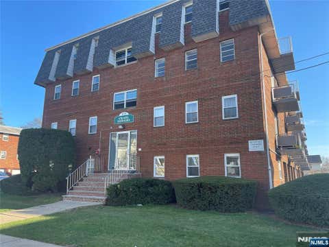 Photo of 125 Lawrence St #1A, Hackensack, NJ 07601 (MLS # 26026323)