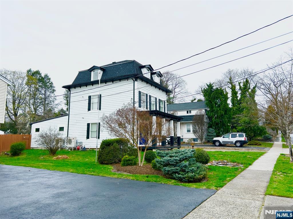 Photo 1 of 126 Closter Dock Road, Closter, New Jersey, $1,249,000, Web #: 325010902