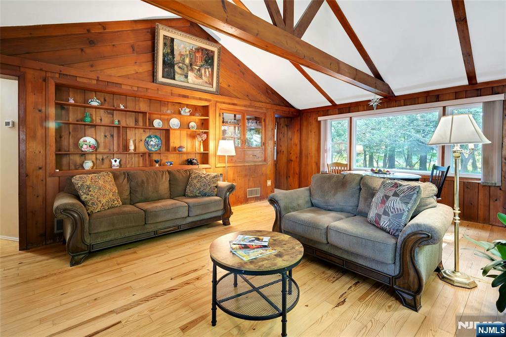23 Cottonwood Court
