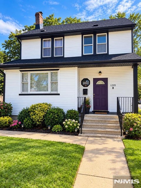 Photo of 1295 Teaneck Rd, Teaneck, NJ 07666 (MLS # 26036660)