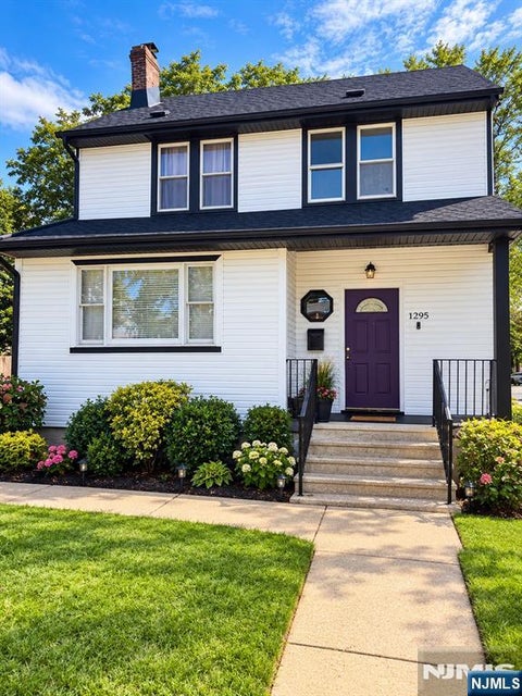 Photo of 1295 Teaneck Rd, Teaneck, NJ 07666 (MLS # 26036660)