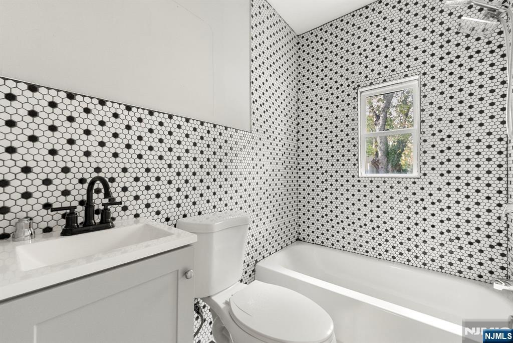 119 Littleton Avenue