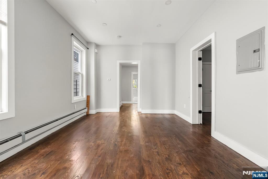 119 Littleton Avenue