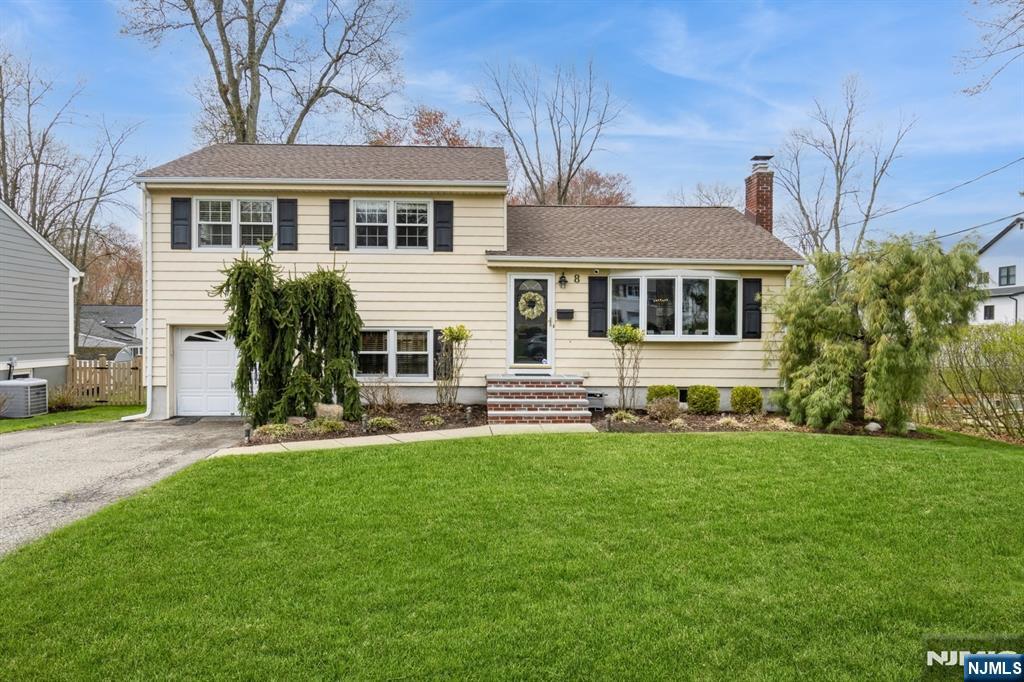 Property for Sale at 8 Hampton Terrace, Livingston, New Jersey - Bedrooms: 3 
Bathrooms: 3 
Rooms: 8  - $900,000