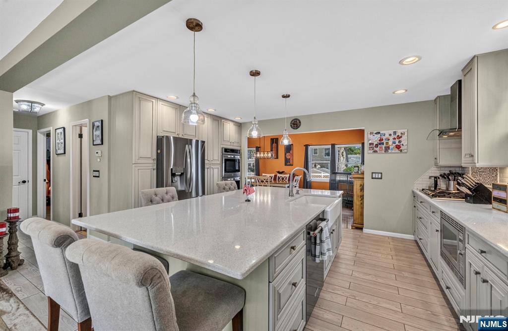 66 Redwood Avenue